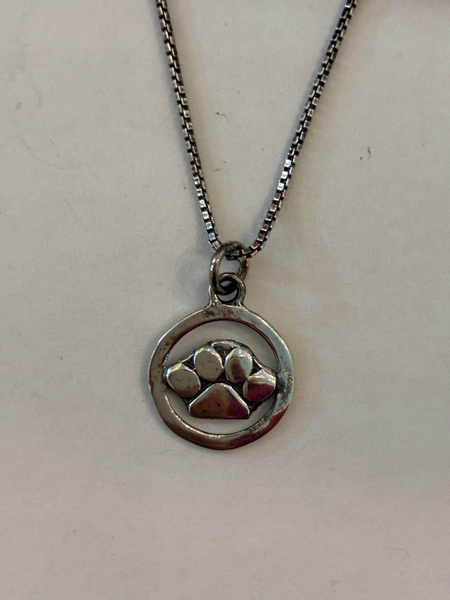TIGER BABY PAW WITH CHAIN
