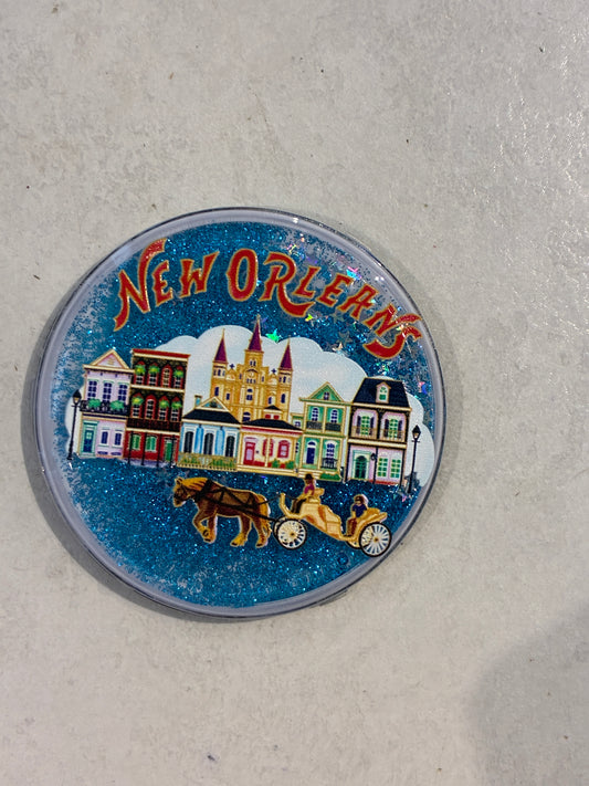 ROW HOUSE ROUND MAGNET
