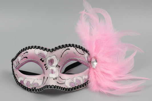 MARDI GRAS FEATHER BLACK/SILVER TRIM