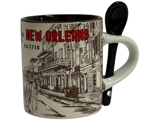 SMALL CERAMIC MUG WITH BROWN SPOON